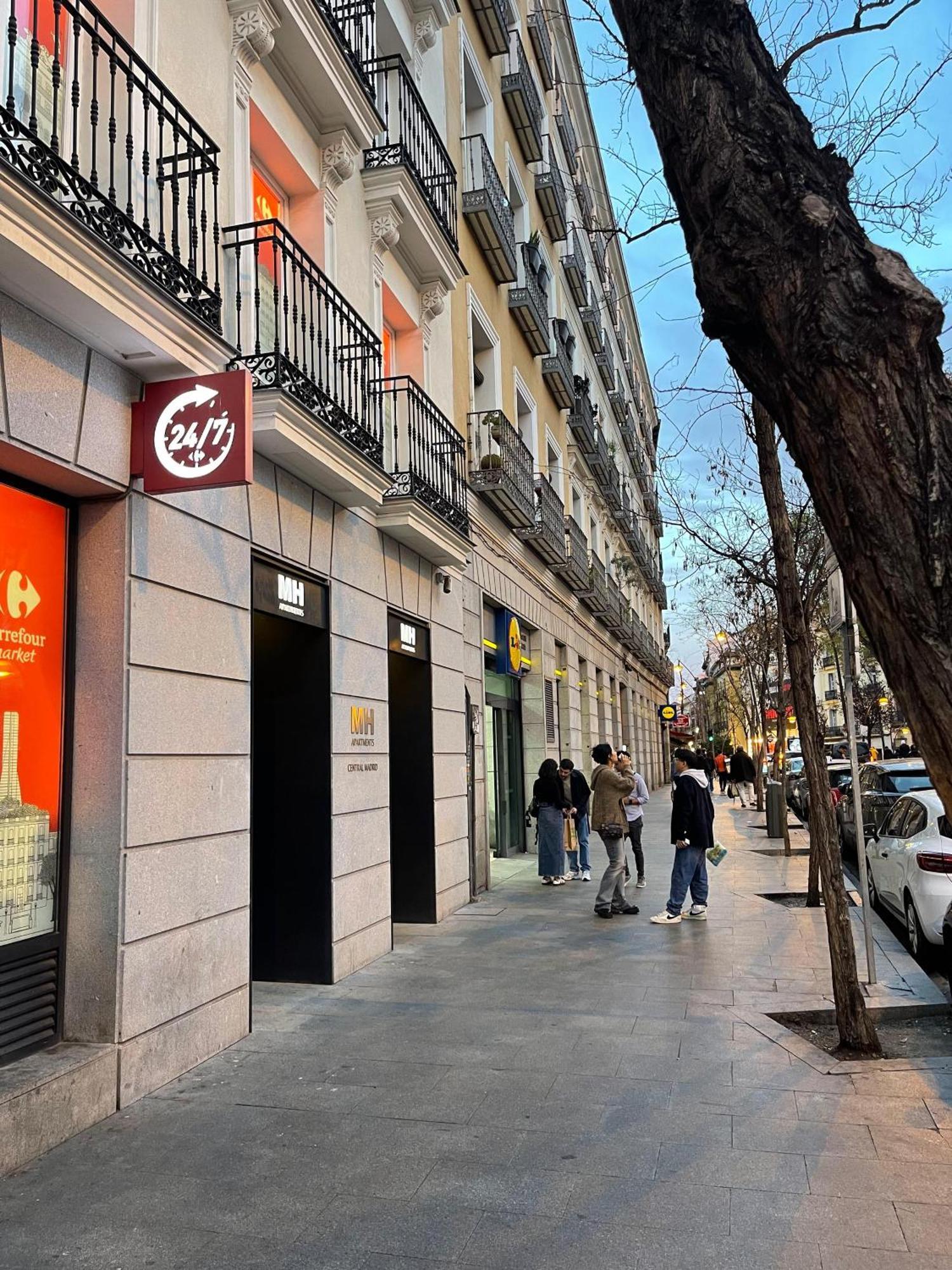 Hostal Daniel Madrid Exterior foto