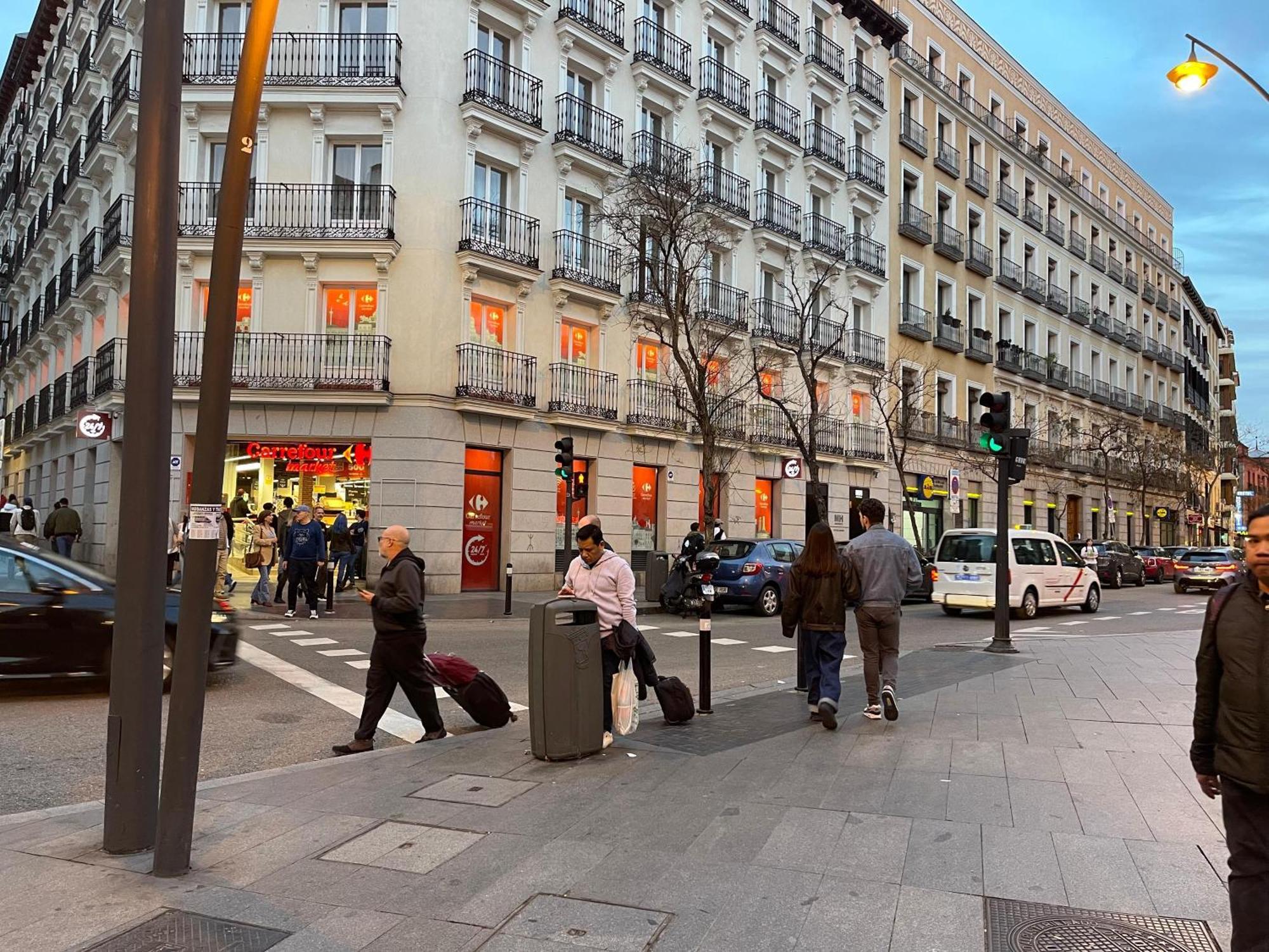 Hostal Daniel Madrid Exterior foto
